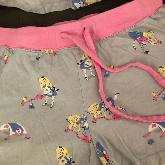 Disney Off To Sleep We Go Alice In Wonderland s/xs - Picture 3 of 5